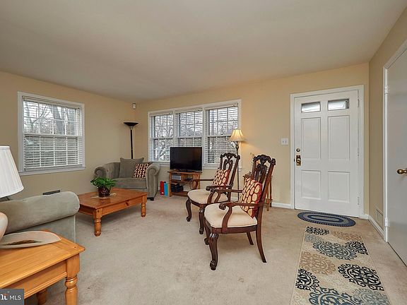 4th image of 3812 Wexford Dr