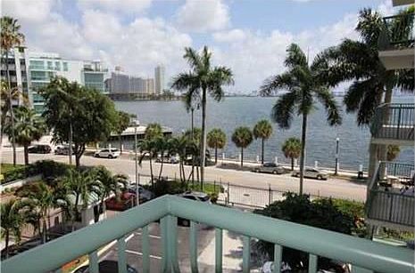 4th image of 1408 SE Bayshore Dr APT 411