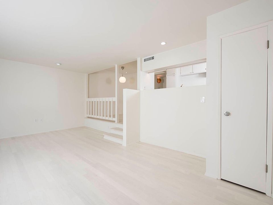 1st image of 4111 Tujunga Ave #13