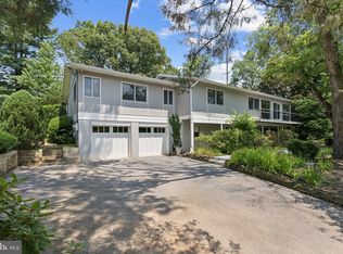 9821 Betteker Ln, Potomac, MD 20854