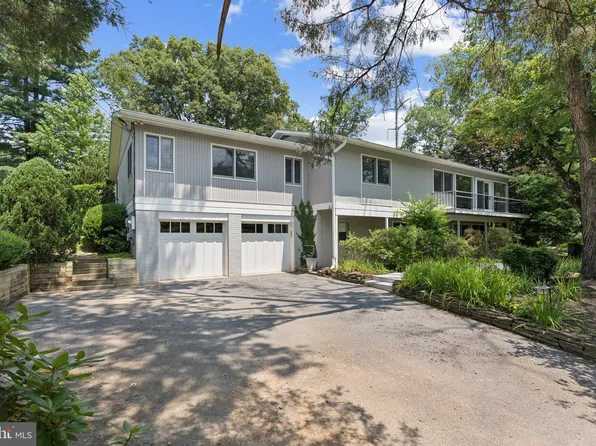 9821 Betteker Ln, Potomac, MD 20854