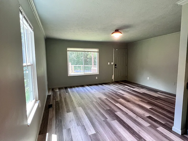 7112 Tipton Ln — Photo 6