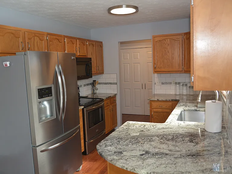 979 Kemper Meadow Dr — Photo 12