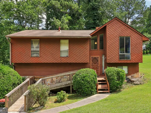 6949 Merrywood Dr, Fairburn, GA 30213