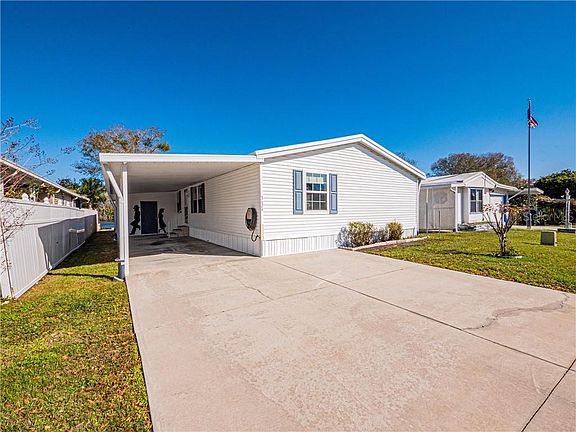 3rd image of 3624 Lazy Lake Dr S