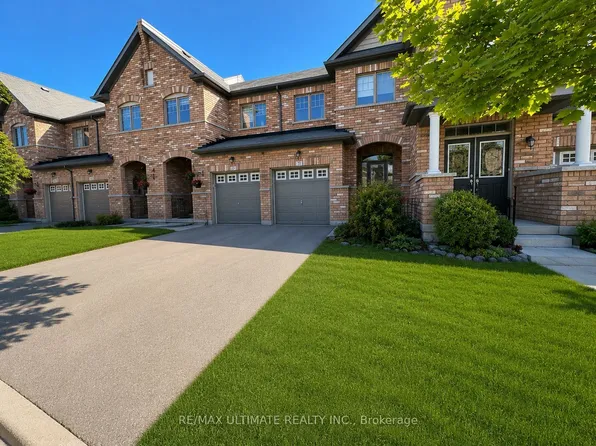 31 Davenfield Cir, Brampton, ON L6P 4M2