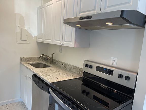 3rd image of 1816 New Hampshire Ave NW APT 103