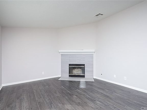 4th image of 10547 E Avenue S