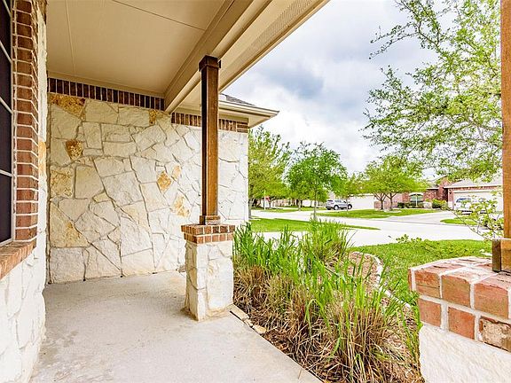 3rd image of 3206 Carriage Cove Ct