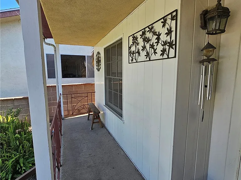 12627 Manor Dr — Photo 3