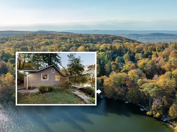 25 Lakeside Dr, Vernon Twp., NJ 07422