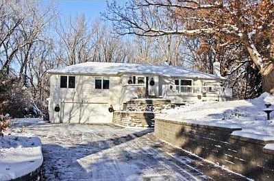 1st image of 165 Viking Dr E