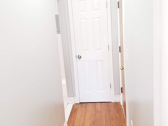 4th image of 100 W 33rd St #14