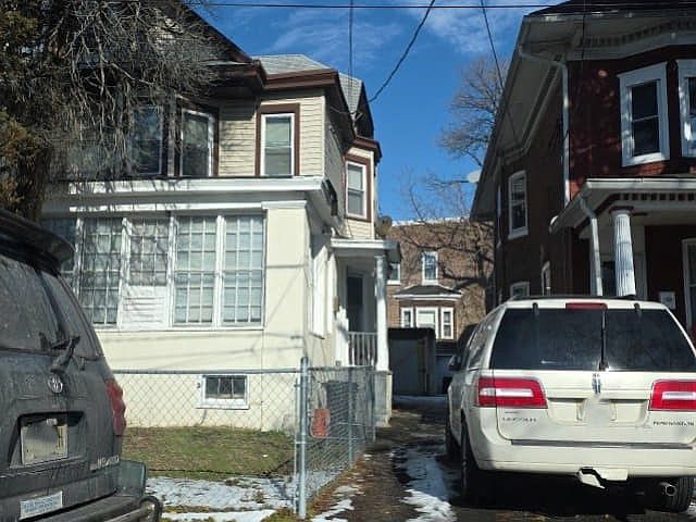 1st image of 608 Riverside Ave