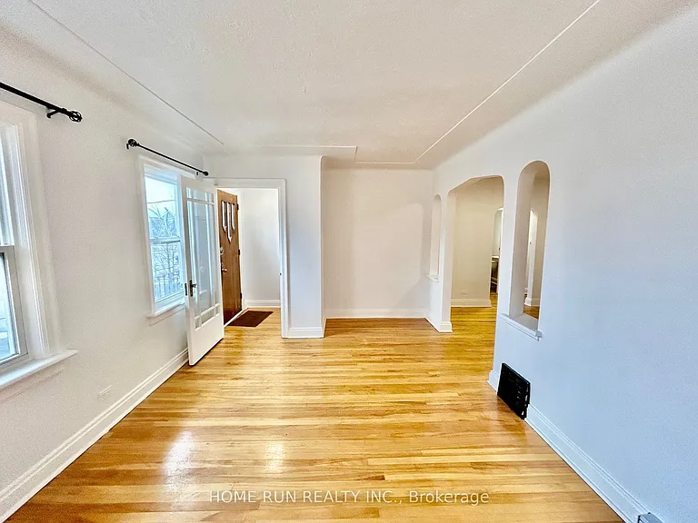 704 Brookfield Rd S — Photo 6