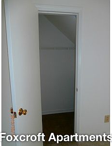 5th image of 1001 Foxcroft Ln APT 5