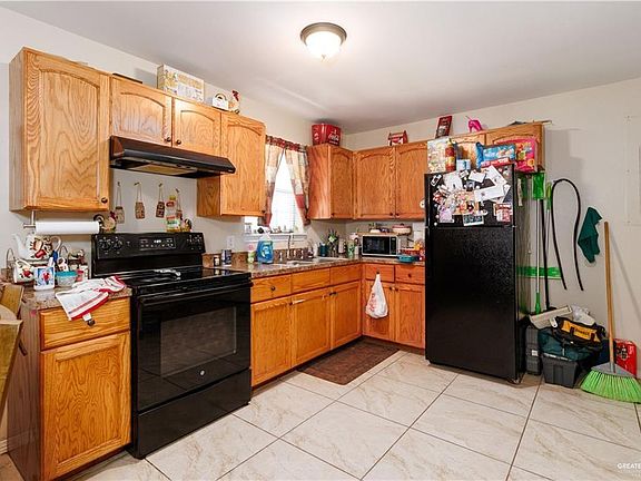 4th image of 1701 E 28th St