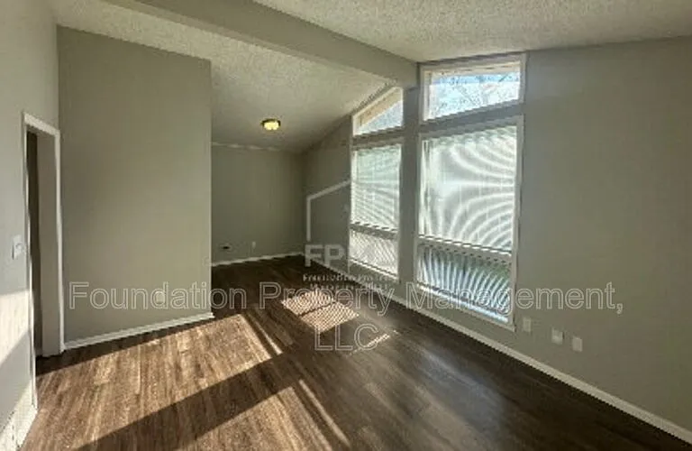 2252 Cassie Ave — Photo 9