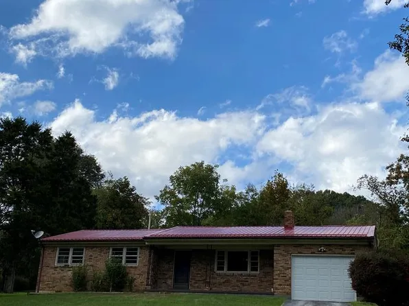 186 Deerfield St, Falls Mills, VA 24613