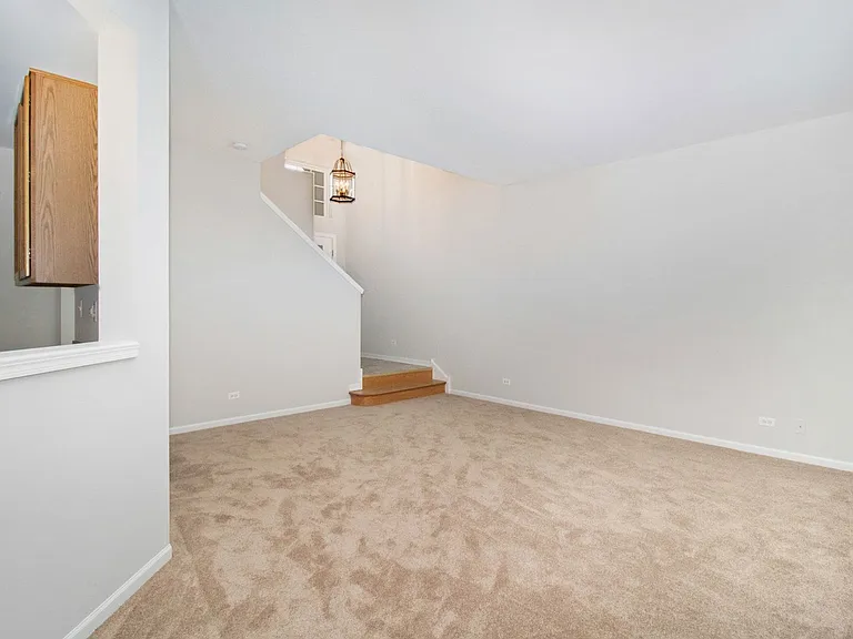 409 Metropolitan St — Photo 5