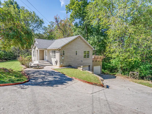 4701 Skyline Dr, Knoxville, TN 37914