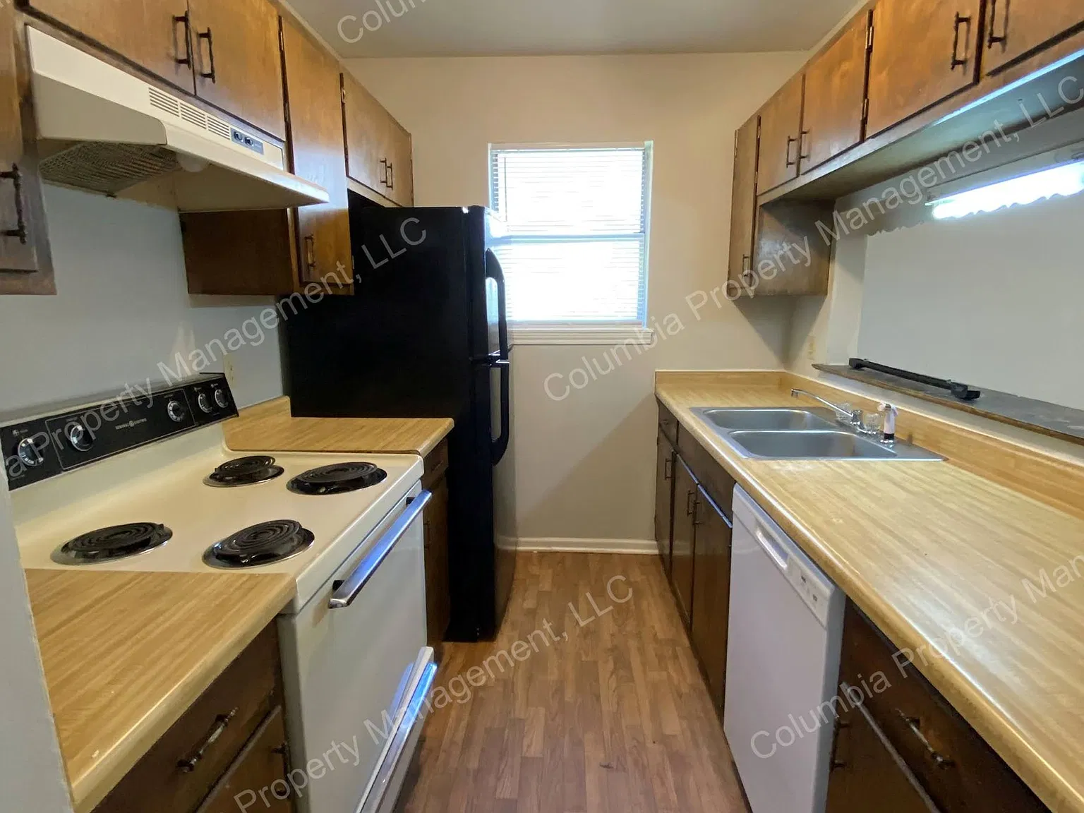 2 bed, 1.5 bath, 1000 sqft, $1,050 — Photo 4