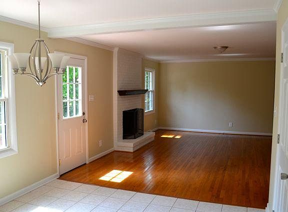 4th image of 4713 Whitby Pl