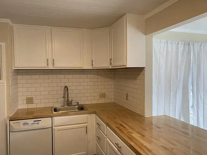 3 bed, 1350 sqft, $1,500 — Photo 3