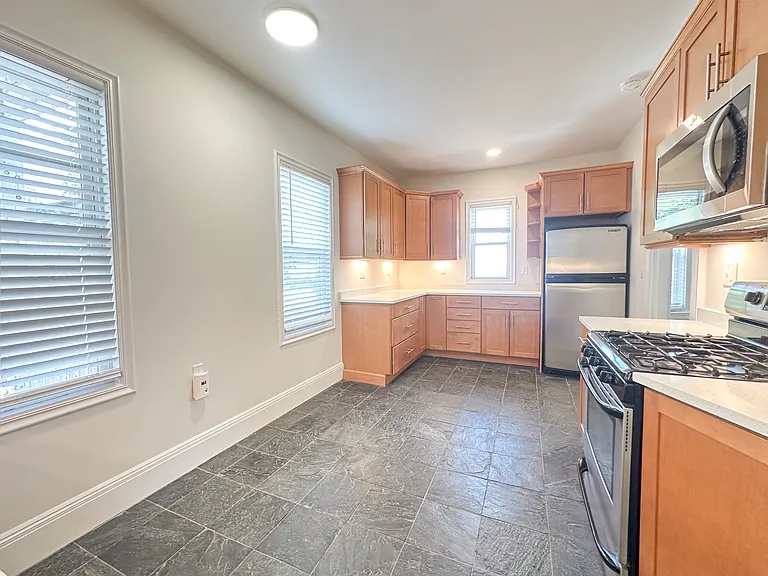 156 Homes Ave #3 — Photo 5