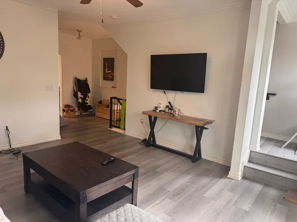 528 Refugio St, San Antonio, TX 78210