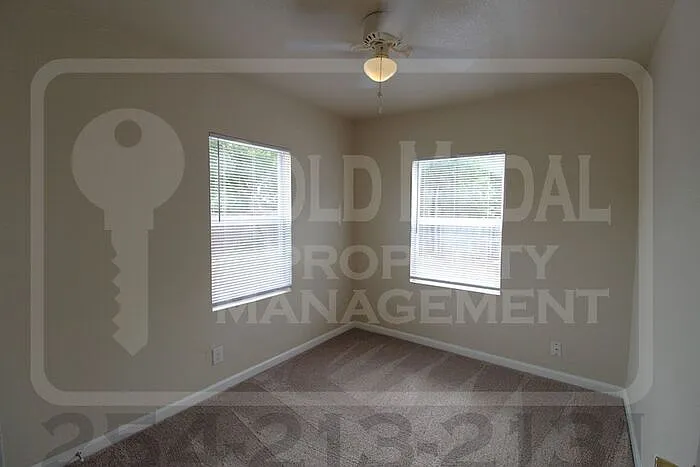 609 Sunset Ln #C — Photo 15