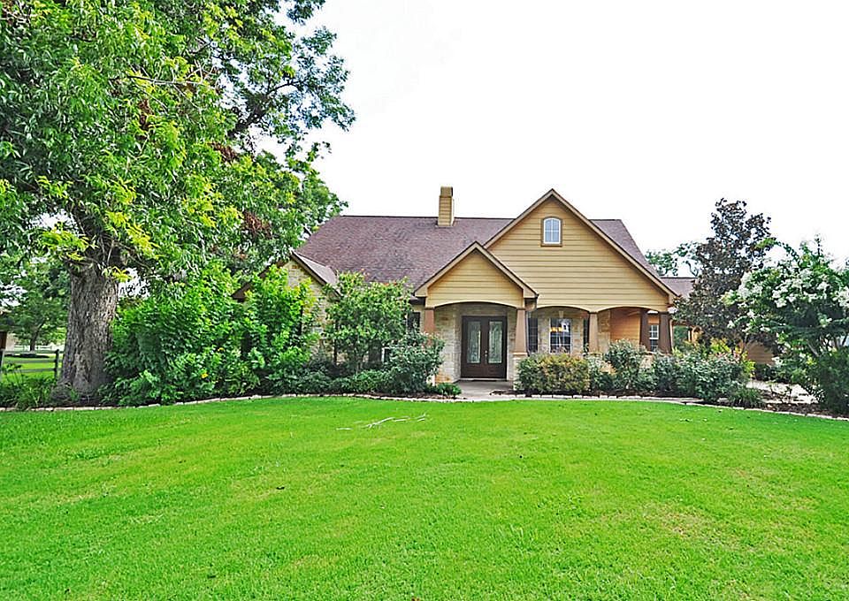 1st image of 31518 Blue Heron Ln