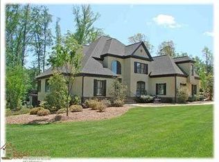 9 White Crescent Ln, Simpsonville, SC 29681