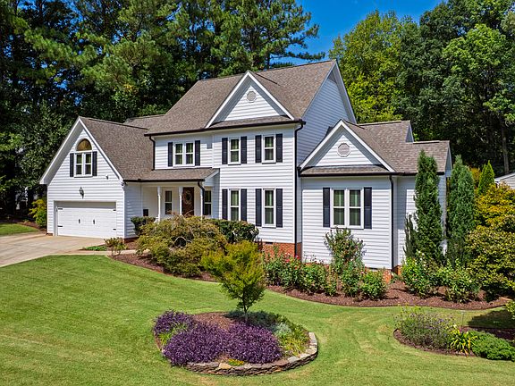 3rd image of 108 Greymist Ln