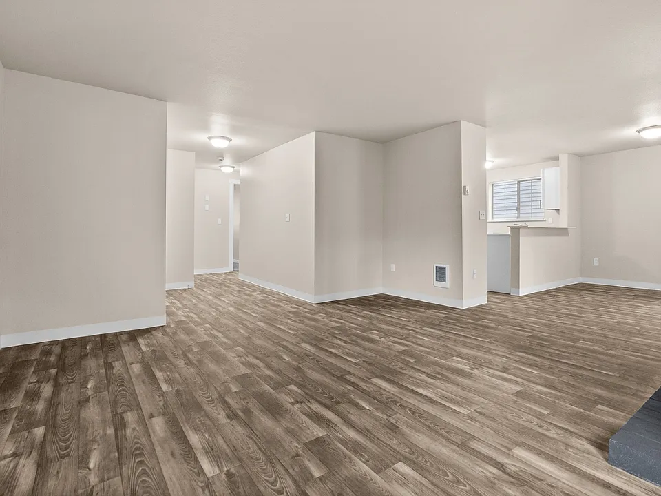 Crown Pointe Apartments