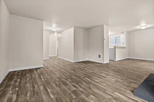 Crown Pointe Apartments Photo 1