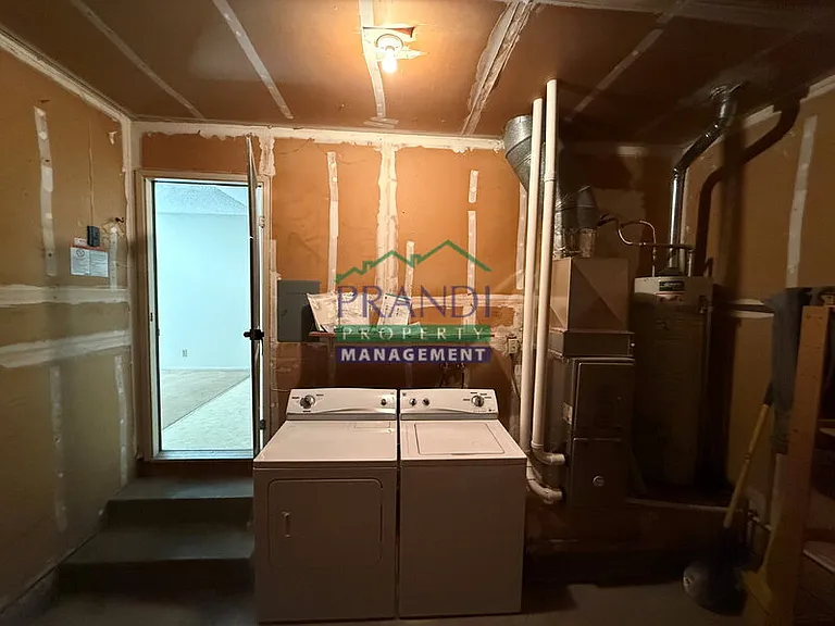 1591 Merritt Dr — Photo 16