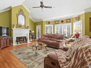 1544 Black Hall Ln SE, Decatur, AL 35601