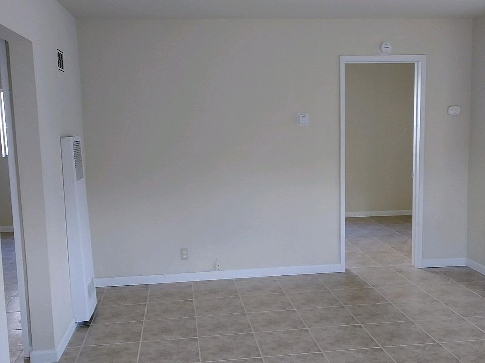2nd image of 1652 Garden Dr