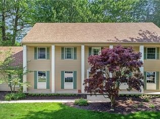 24151 Stonehedge Dr, Westlake, OH