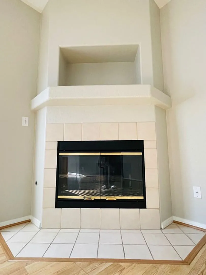 2 Bed 2 Bath Downstairs Condo in Henderson — Photo 3