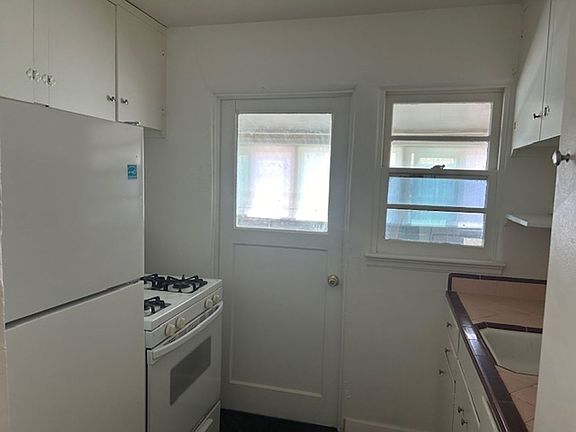 4th image of 41 W Morton Ave #0