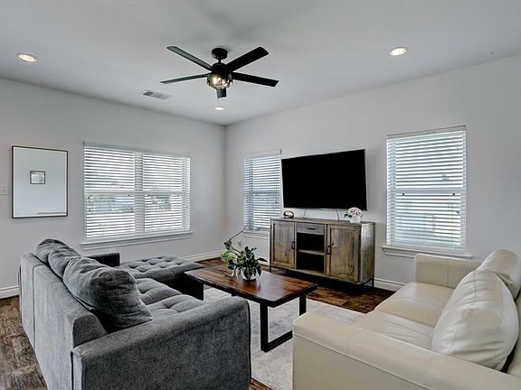 5th image of 3906 Pirates Beach Cir