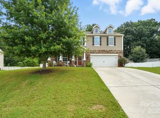120 Rippling Water Dr, Mount Holly, NC 28120
