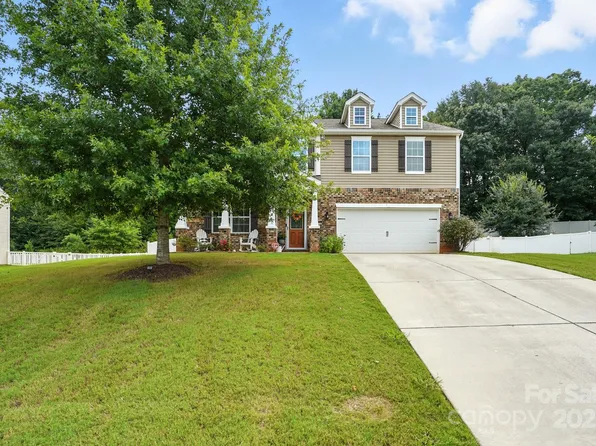 120 Rippling Water Dr, Mount Holly, NC 28120