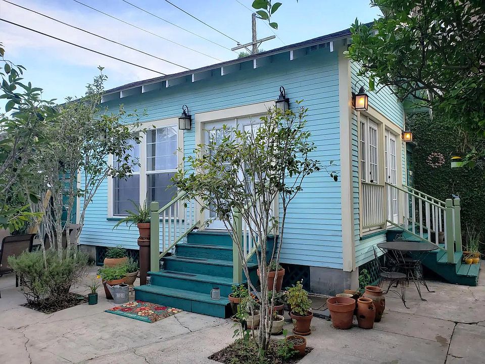 Cottage front