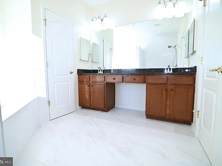 7001 Chaptico Ct — Photo 88