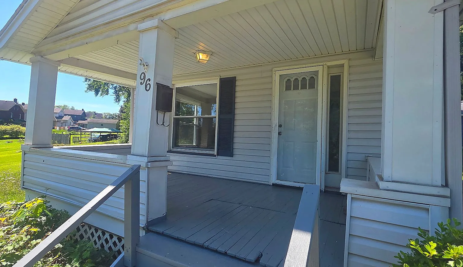 Spacious 3 Bedroom Home in Struthers with Full Basement — Photo 2