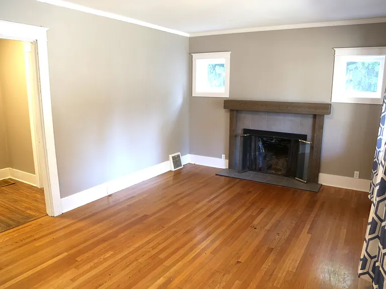 955 NW Van Buren Ave — Photo 9