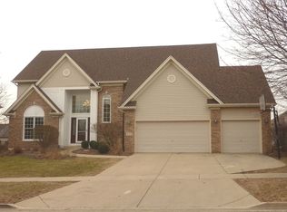 515 Cole Dr, South Elgin, IL 60177